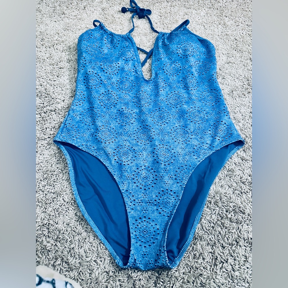 NWOT AERIE One piece Swimsuit. Size XL